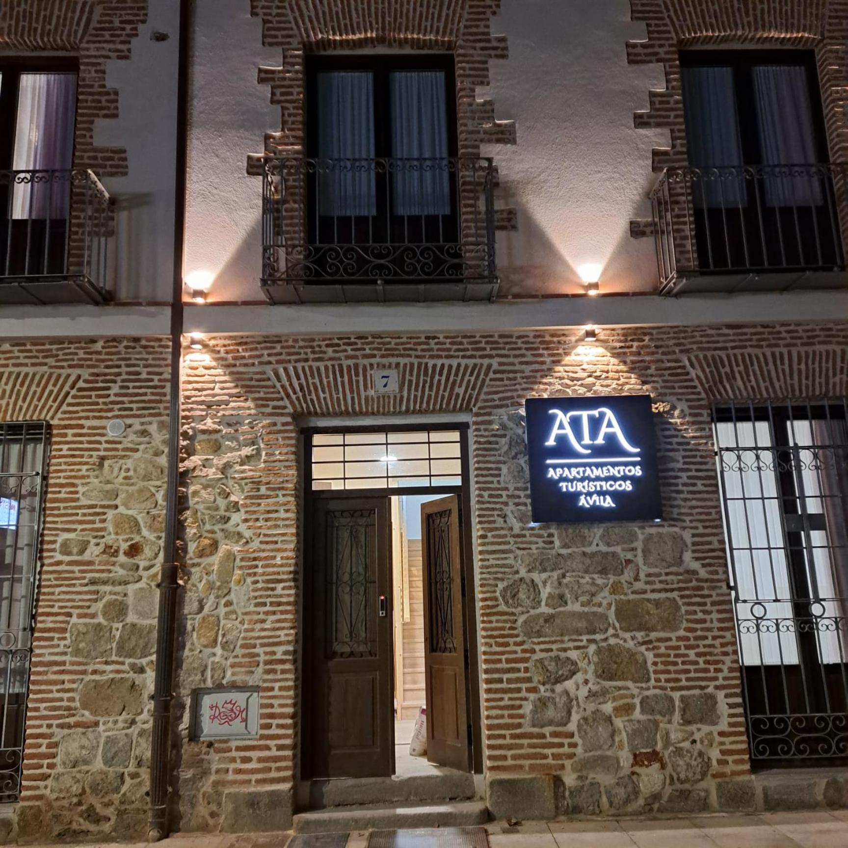 Apartamentos Turisticos Avila Puerta De La Santa 2-1 Екстер'єр фото