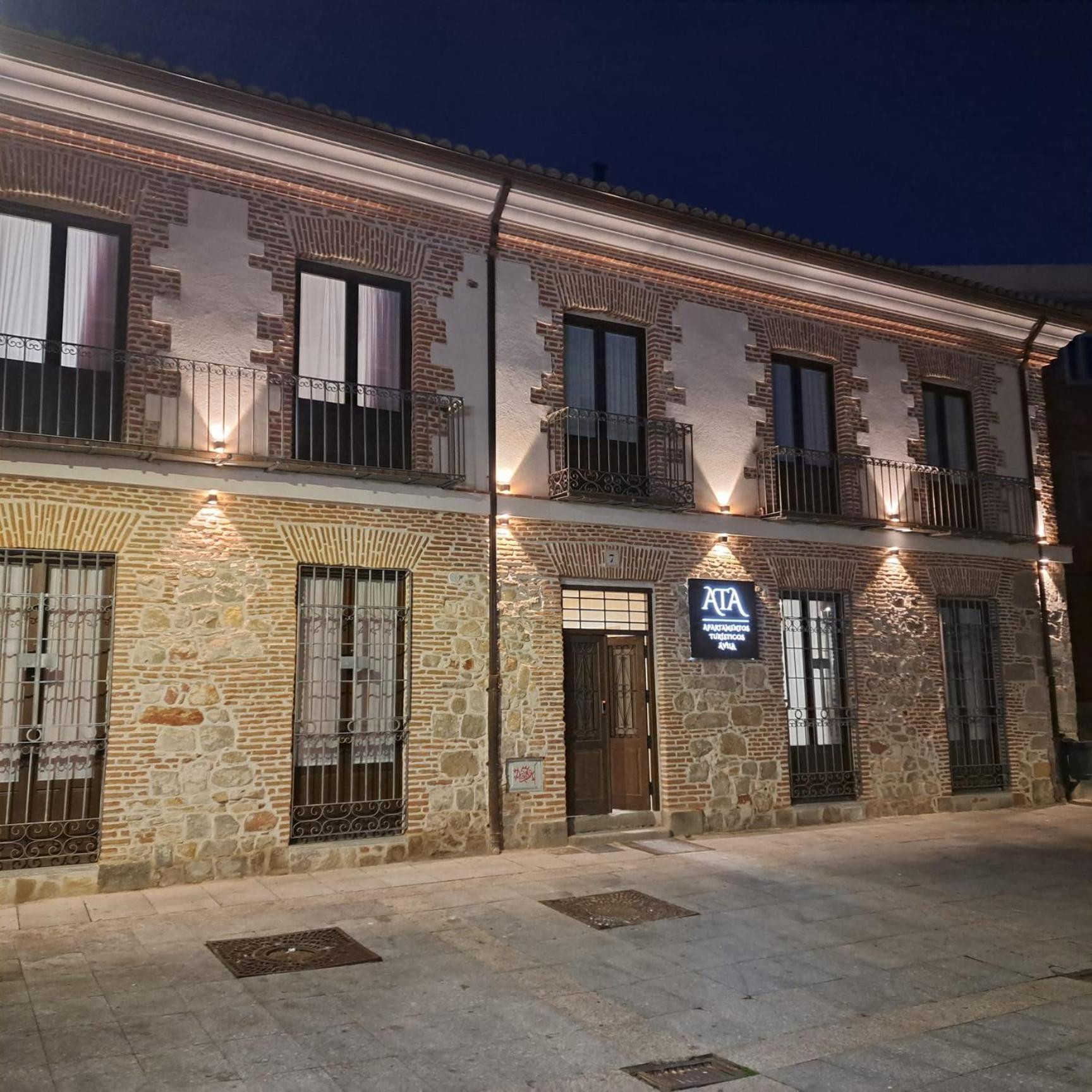 Apartamentos Turisticos Avila Puerta De La Santa 2-1 Екстер'єр фото